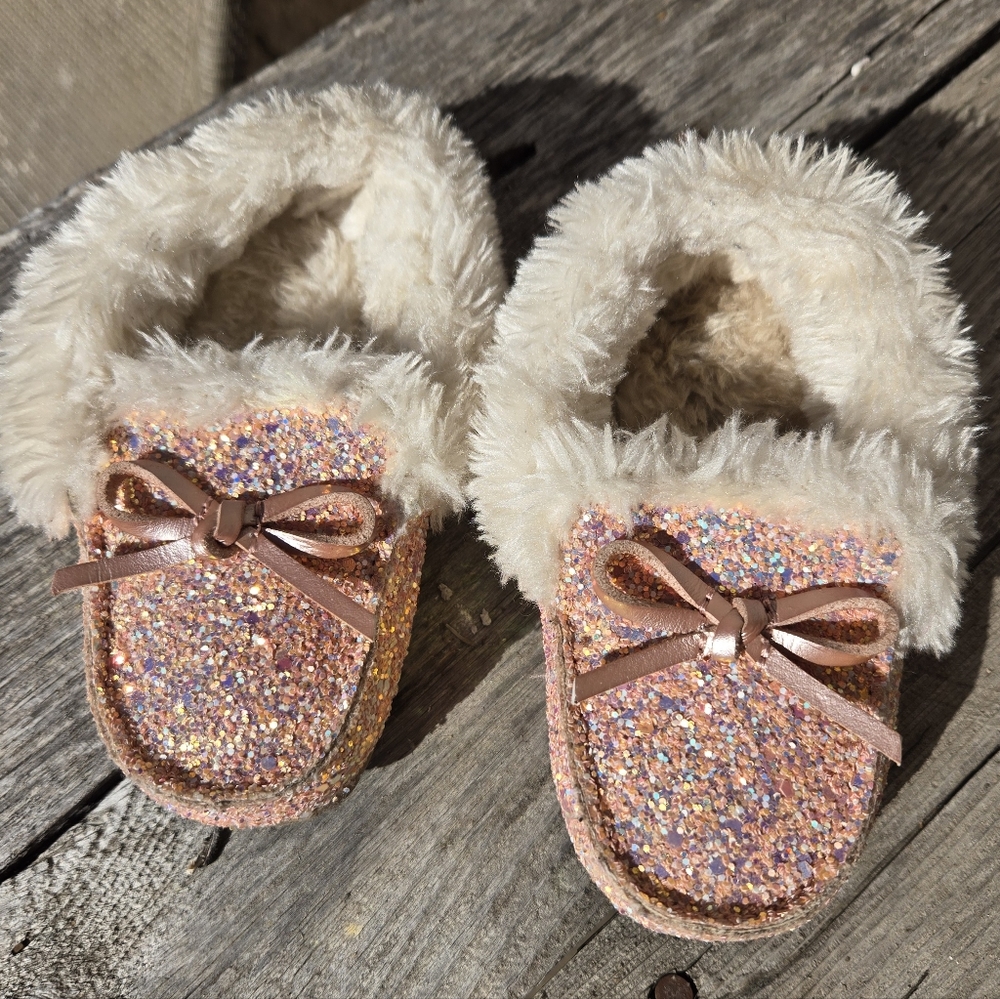 Pink glittery moccasins toddler sz 6 shearling lining